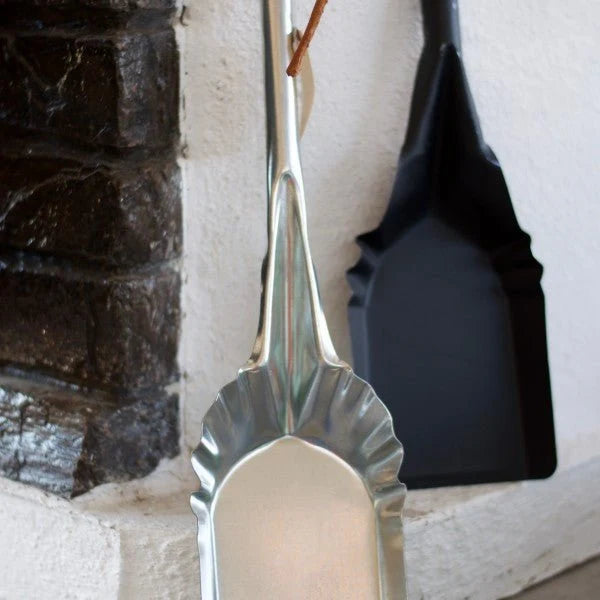 ASH SHOVEL