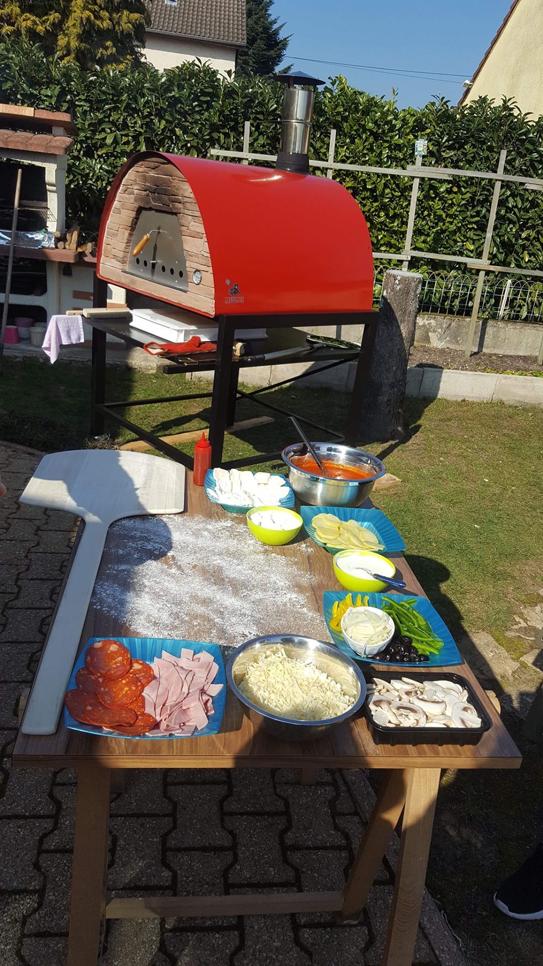 MAXIMUS PRIME LARGE PORTABLE PIZZA OVEN RED