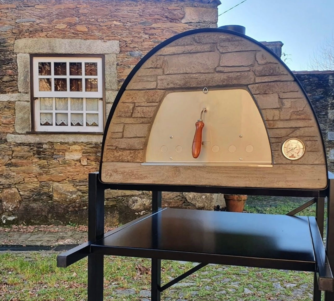 MAXIMUS PRIME LARGE PORTABLE PIZZA OVEN BLACK